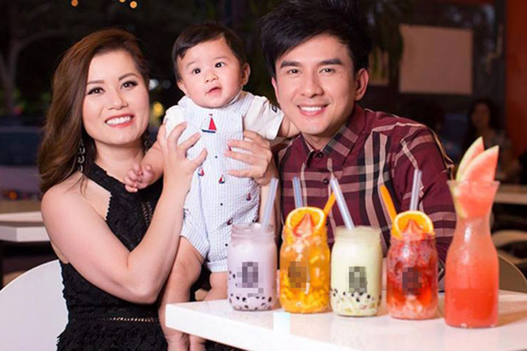 Đối với Thủy Tiên, cô luôn tin tưởng chồng. Ngoài ra, dù có chạnh lòng khi chăm con nhỏ một mình mà không có chồng bên cạnh nhưng Thủy Tiên học được cách chấp nhận và tự tạo niềm vui cho mình. Vì vậy, đến nay, vợ chồng cô dù sống xa nhau nhưng vẫn mặn nồng.