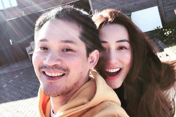 Thời gian du học ở Singapore, Ngân Khánh và chồng sống xa nhau. Bản thân Ngân Khánh khẳng định cô chưa bao giờ có sự nghi ngờ nào về chồng. Ông xã của Ngân Khánh cũng không bao giờ làm cô phải lo lắng.