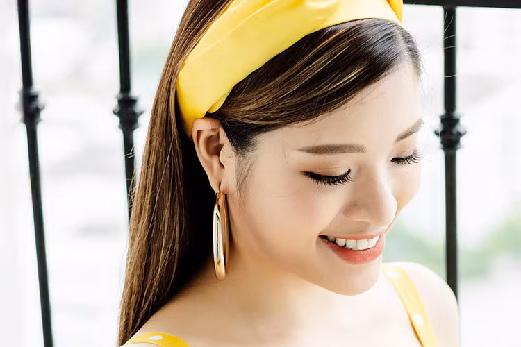 Người đẹp sinh năm 1990 thi chui Hoa hậu Du lịch Quốc tế 2013 nên bị bị phạt hành chính 15 triệu.