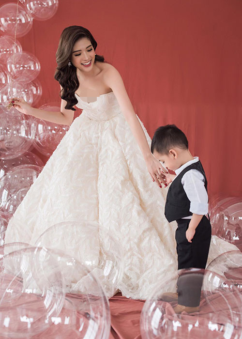 Sau án phạt thi chui, Phan Hoàng Thu lặng lẽ lui về hậu trường và sinh con.