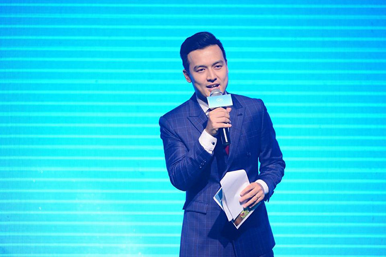 Giống Tường Vy, Thiên Vũ cũng bị cộng đồng mạng ném đá sau sự cố làm MC Quả Bóng Vàng.