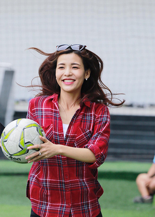 Năm 2017, Tường Vy lọt top 8 hai cuộc thi MC: Én Vàng và Gương mặt truyền hình.