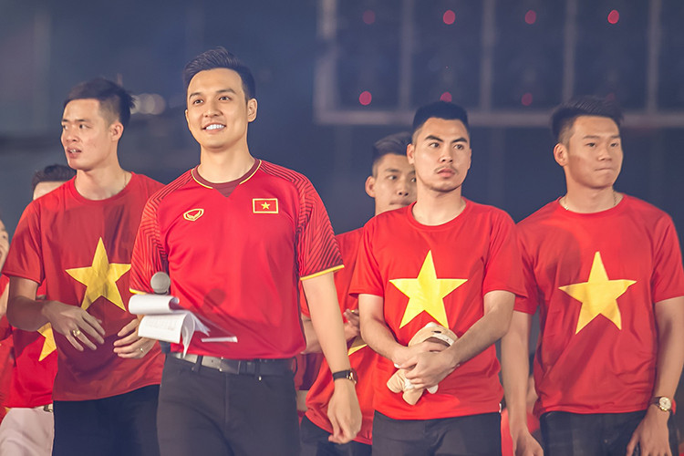 Tháng 2/2018, anh từng dẫn dắt một chương trình giao lưu đội tuyển U23 Việt Nam.