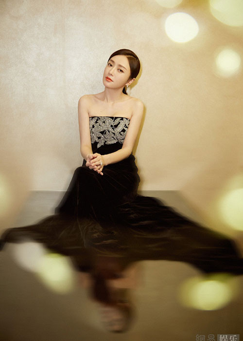 Tần Lam trẻ trung, gợi cảm ở tuổi 37. Ảnh: 163