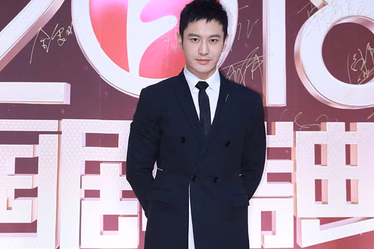 Sự kiện còn có sự góp mặt của Huỳnh Hiểu Minh. Giữa tin đồn ly hôn với Angelababy, anh xuất hiện lẻ bóng. Ảnh: Ifeng