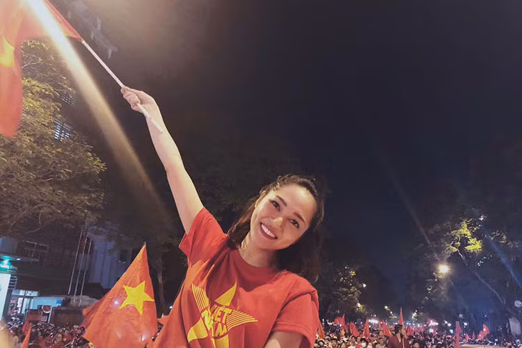 Bảo Anh chúc mừng đội tuyển Việt Nam giành chức vô địch AFF Cup 2018.