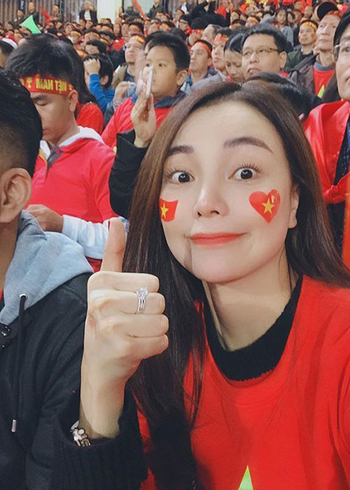 Trà Ngọc Hằng tuyên bố sẽ tiết lộ danh sách người yêu cũ trước chiến thắng của thầy trò huấn luyện viên Park Hang-seo.