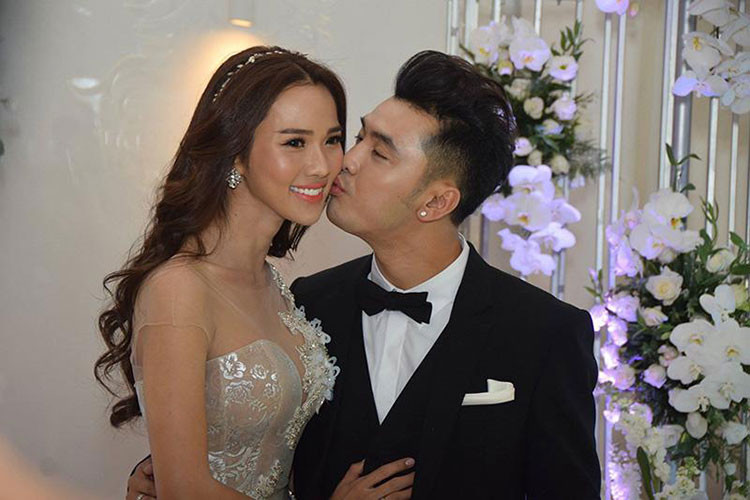 Trong ngày trọng đại, Kim Cương khoe vóc dáng gợi cảm, Ưng Hoàng Phúc lịch lãm. Ảnh: Khám phá