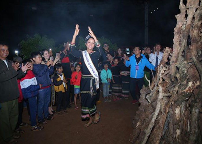 Sau khi đăng quang Hoa hậu Hoàn vũ Việt Nam 2017, H'hen Niê luôn giữ được vẻ đáng yêu của mình. Ảnh: Ngôi sao