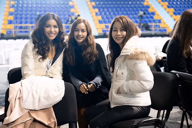 Gần đây, tuy vướng phải không ít ồn ào tai bay vạ gió nhưng Minh Tú vẫn chỉ tập trung vào các phần thi.