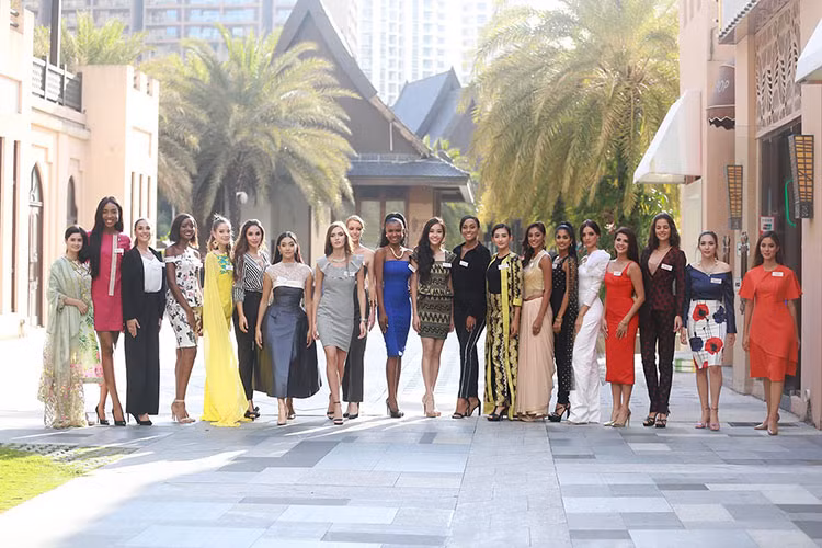 Dan doi thu Tieu Vy vao top 30 HH The gioi gom nhung ai?