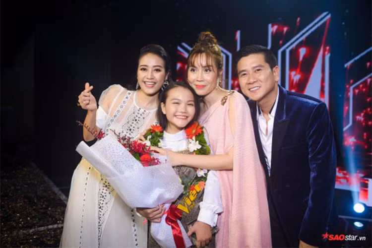 Chung kết Giọng hát Việt nhí 2018 vừa khép lại với chiến thắng thuộc về Hà Quỳnh Như - thí sinh đến từ đội Lưu Hương Giang - Hồ Hoài Anh. Ảnh: Saostar
