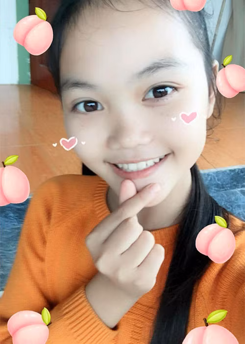 Khác với vẻ ngoài chững chạc trên sân khấu, Quỳnh Như rất nhí nhảnh, đáng yêu ở đời thường.