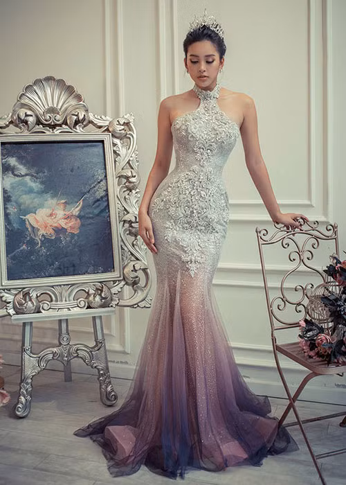 Thiết kế tôn vóc dáng chuẩn của Tiểu Vy.