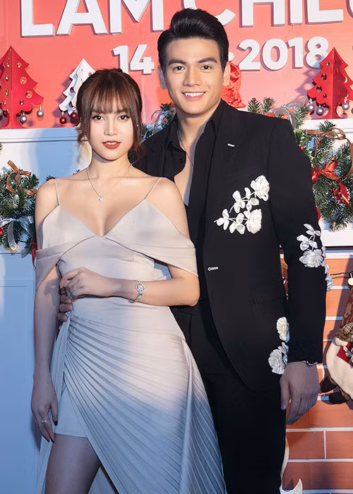 Ngoài đời, Xuân Tiền kém Lan Ngọc đến 6 tuổi. Tuy nhiên, cả hai trông vẫn đẹp đôi.