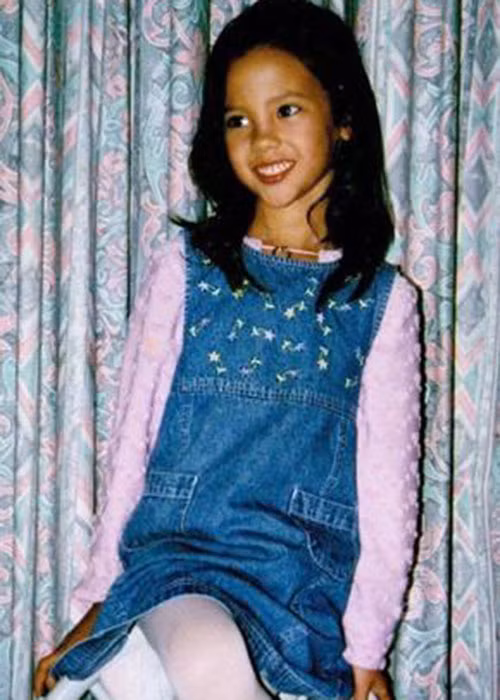 Ngoài ra, người đẹp còn có khả năng vẽ tranh từ khi còn nhỏ.