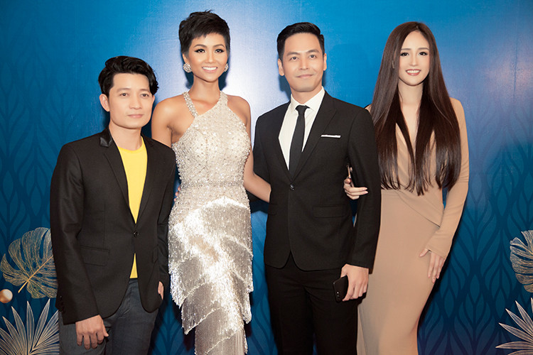 Hoa hậu Mai Phương Thúy gợi cảm không kém cạnh H'hen Niê tại sự kiện.