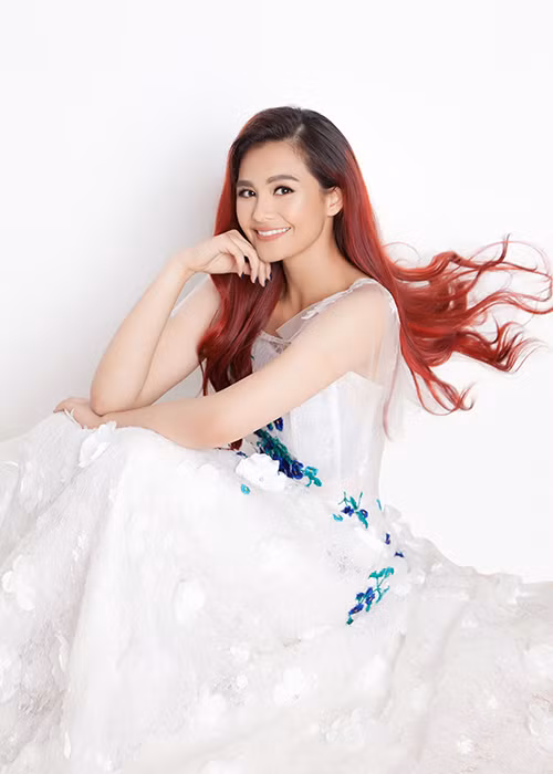 Diệu Ly và Diệu My được khen ngợi xinh đẹp không kém hot girl.