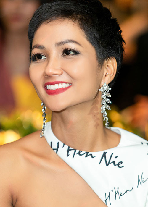 Sau khi giành danh hiệu top 5, H’hen Niê sẽ tiếp tục tham gia các chương trình thiện nguyện vì cộng đồng, xã hội.