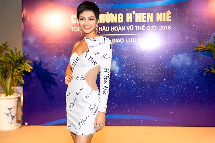 Với tổng số tiền thưởng hiện là 600 triệu đồng, người đẹp chia sẻ cô sẽ dành 100% số tiền này cho các hoạt động xã hội, cộng đồng.