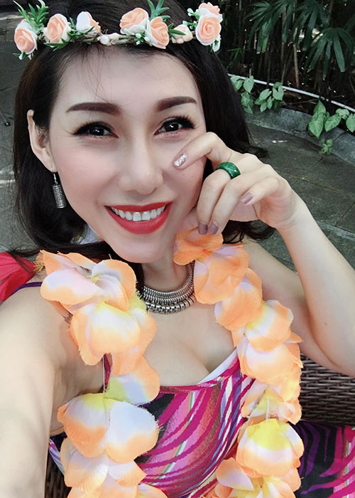 Ivy Trần đã lấy lại vòng một gợi cảm nhờ đặt túi ngực mới sau khi lấy túi ngực cũ bị vỡ.