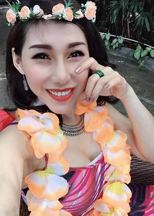 Ivy Trần đã lấy lại vòng một gợi cảm nhờ đặt túi ngực mới sau khi lấy túi ngực cũ bị vỡ.