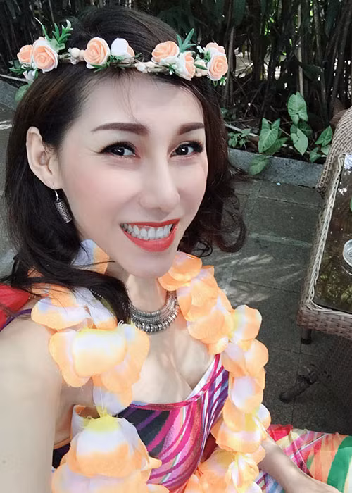 Ivy Tran goi cam hut mat sau 2 thang bi no tui nguc