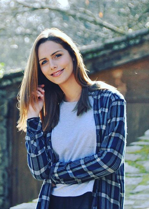 Năm 2015, Angela tham gia cuộc thi Hoa hậu Tây Ban Nha và dừng chân ở top 10.