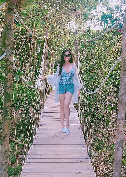 Đa phần các vai diễn của Trương Phương có tạo hình gợi cảm nên cô bị gắn mác "Bà Tưng màn ảnh nhỏ".