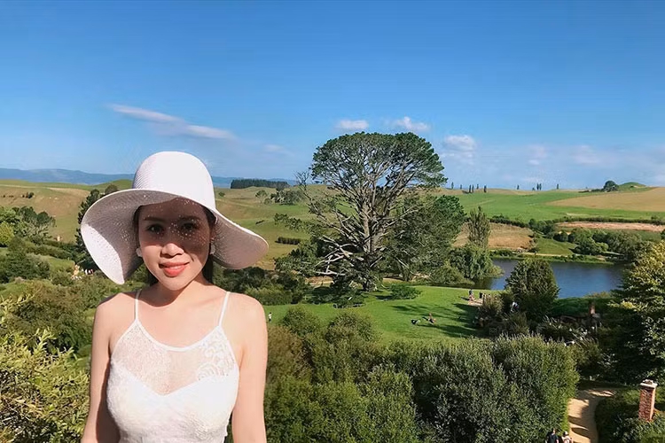 Ngoài đời, Trương Phương đang hẹn hò với Nick Mansor - người bạn trai ngoại quốc thứ 3 của cô.