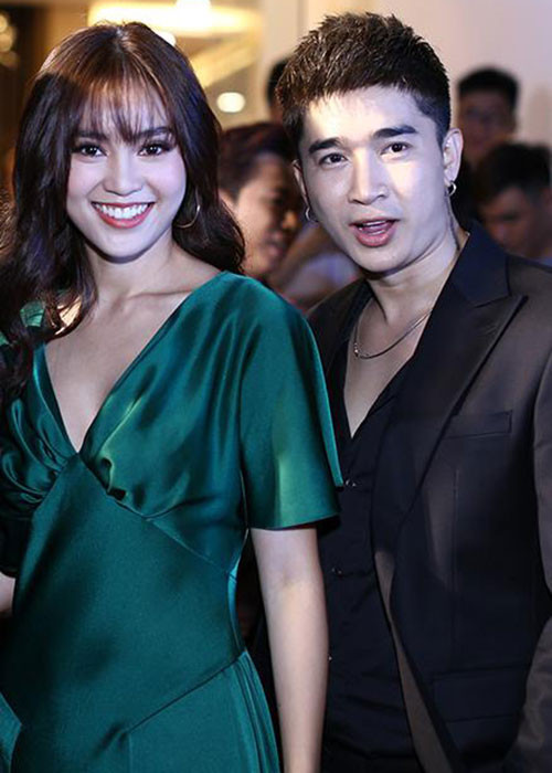 Hình ảnh Lan Ngọc tươi rói bên Chi Dân tại một sự kiện. Ảnh: Người lao động