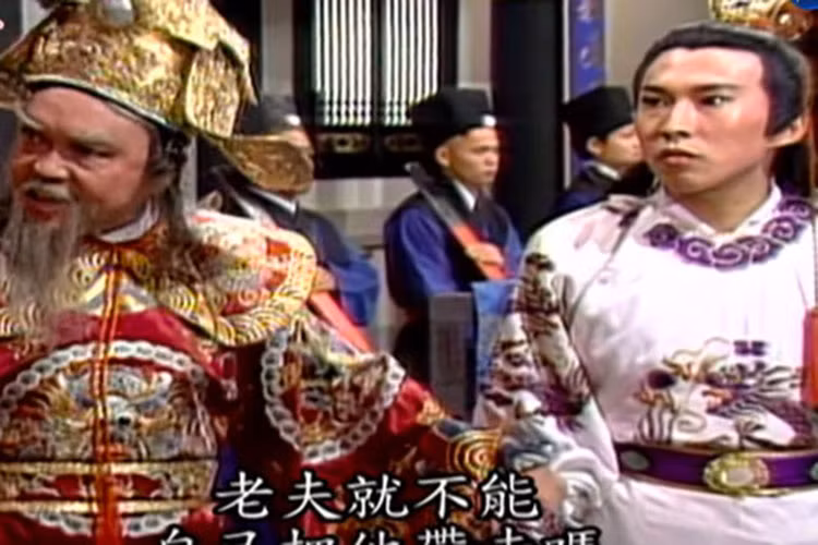 Doi tu tai tieng cua ban than Trieu Vy bi to cao cuong dam