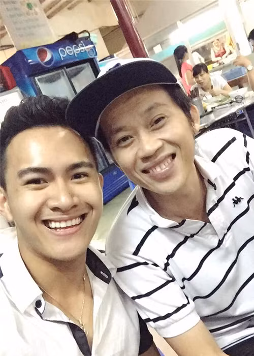 Không chỉ giỏi giang, con trai ruột của Hoài Linh còn điển trai.