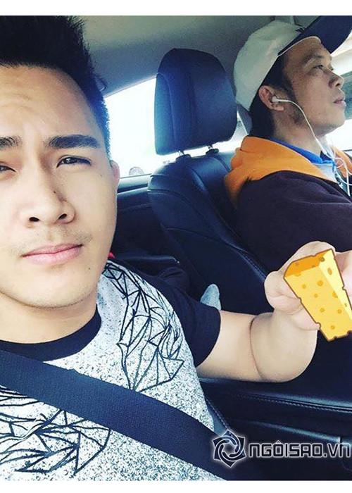 Vốn kín tiếng nên Hoài Linh rất hiếm khi khoe hình ảnh bên con trai lớn.