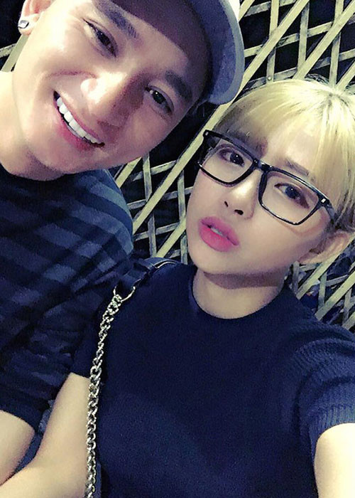 Tác giả bản hit "Vợ người ta" cũng thường xuyên dành lời ngọt ngào cho bạn gái.