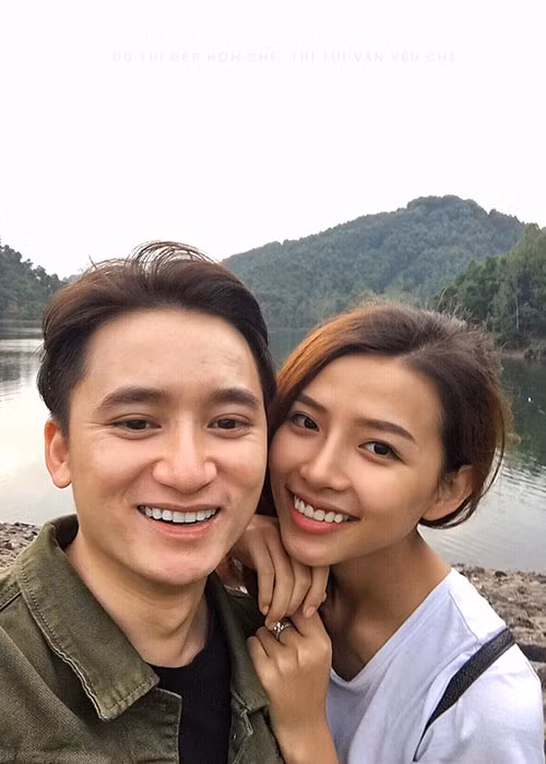 Tình yêu nam ca sĩ dành cho bạn gái khiến fan ngưỡng mộ.