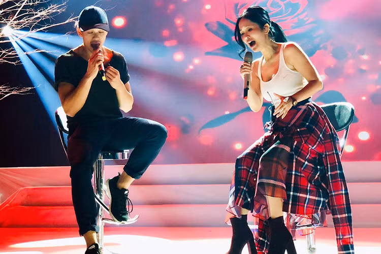 Hồng Nhung vừa chăm sóc được con cái vừa chu toàn được công việc bên ngoài.