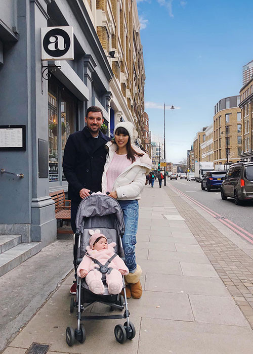 Ông xã của Hà Anh là một giáo viên, đến từ London. Hiện, tổ ấm của cặp đôi có thêm một thành viên là cô con gái Myla trắng trẻo, bụ bẫm.