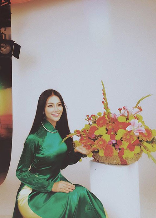 Sau khi đoạt vương miện, Phương Khánh có lịch trình dày đặc với cương vị mới.Ảnh: FBNV