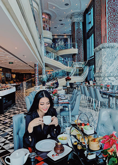 Trên trang cá nhân, Phương Khánh vẫn đều đặn chia sẻ hình ảnh của mình. Ảnh: FBNV