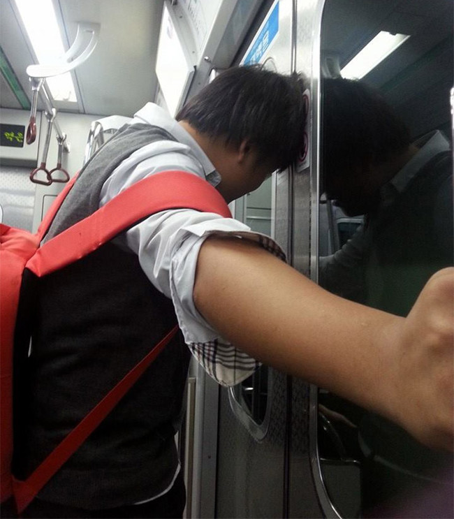 Bác tài ơi, em còn chưa vào hết mà.