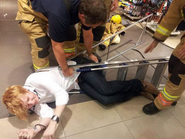 Không phân biệt đâu là thang đâu là ghế hả?