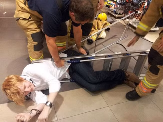 Không phân biệt đâu là thang đâu là ghế hả?