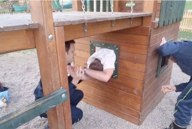 Muốn trở về tuổi thơ không dễ dàng vậy đâu.