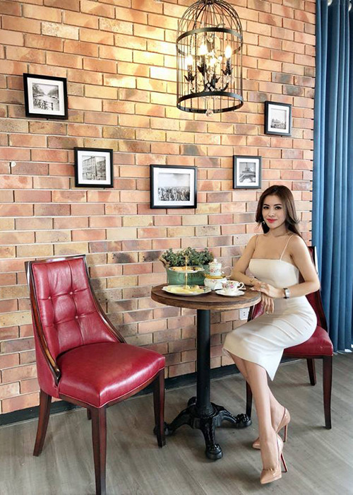 Hình ảnh cuộc sống sang chảnh của Thư Dung khiến ít người nghĩ cô đang gặp khó khăn về kinh tế.