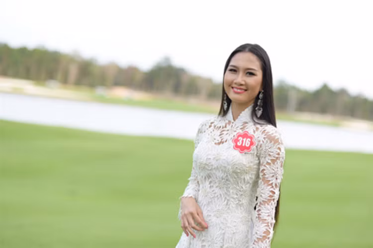 Nguyễn Thị Hà bất ngờ xuống tóc đi tu vào cuối tháng 9/2018. Theo chia sẻ của Bảo Như, Nguyễn Thị Hà đã khóa trang cá nhân. Ảnh: Khám phá