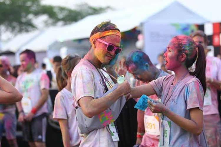 Hà Tăng chưa bao giờ quên quan tâm, chăm sóc ông xã. Ảnh: Người đưa tin