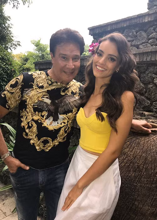 Người đẹp có sở thích chơi bóng chuyền, vẽ tranh phong cảnh.