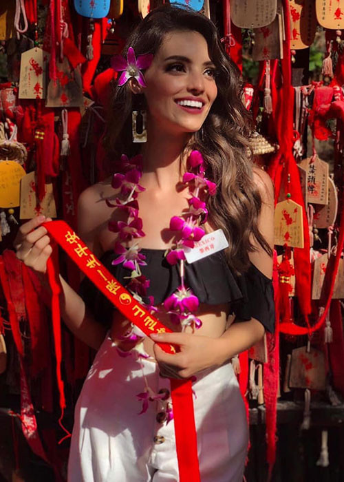 Người đẹp cũng là tình nguyện viên của một tổ chức.