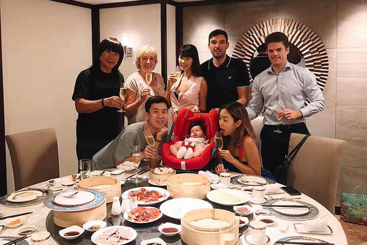 Khi biết Hà Anh mang bầu, mẹ chồng của người đẹp rất vui mừng, luôn dặn dò chồng của Hà Anh phải chăm sóc vợ. Bà cũng nói sang Việt Nam để trông cháu nội.